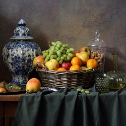 Пазл: Большой классический натюрморт с фруктами и делфтской вазой