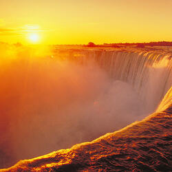 Пазл: Восход солнца над Ниагарским водопадом 