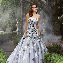 Пазл: Свадебное платье в стиле готика