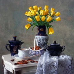 Пазл: Натюрморт с желтыми тюльпанами