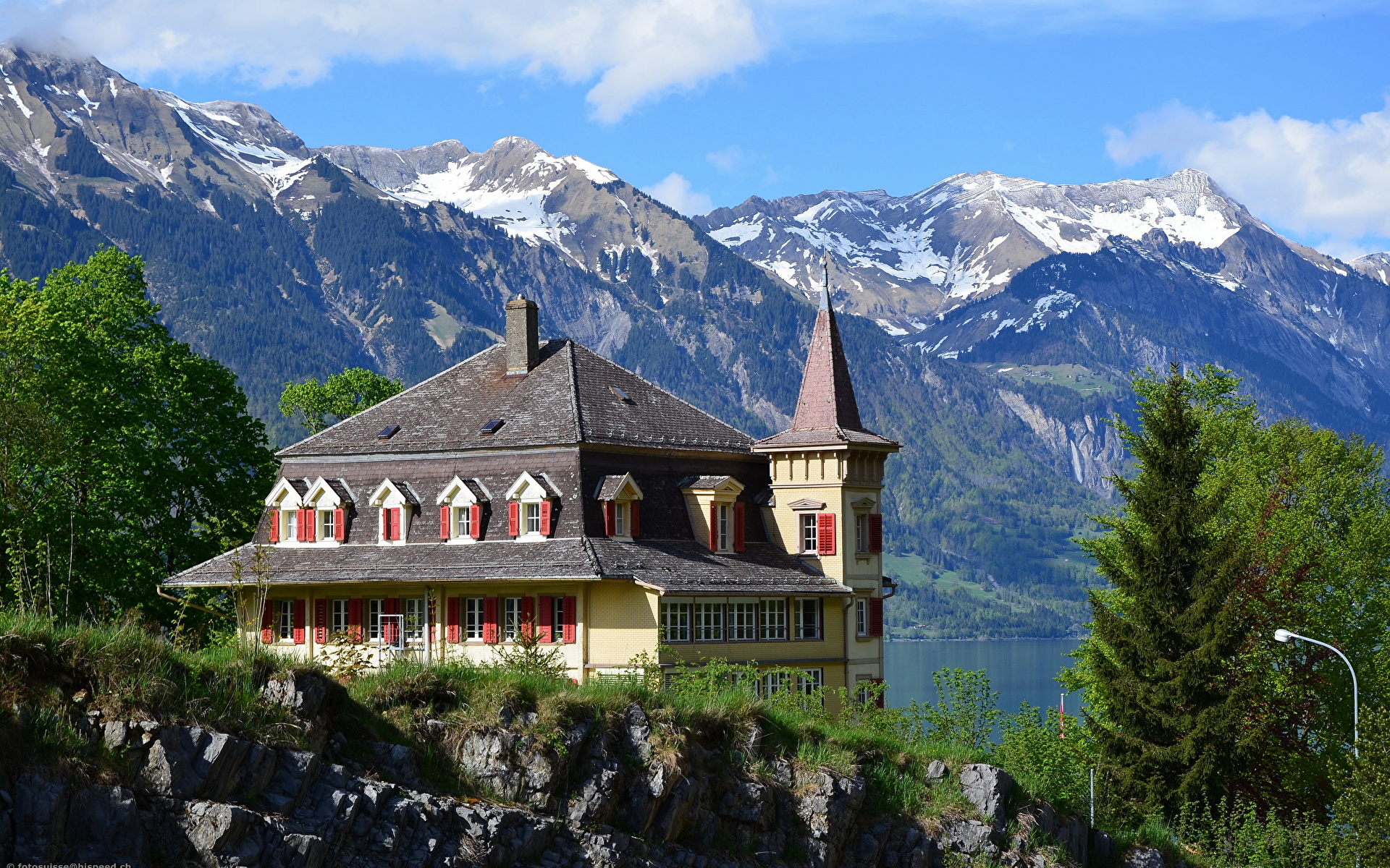 Дом В Швейцарии В Горах