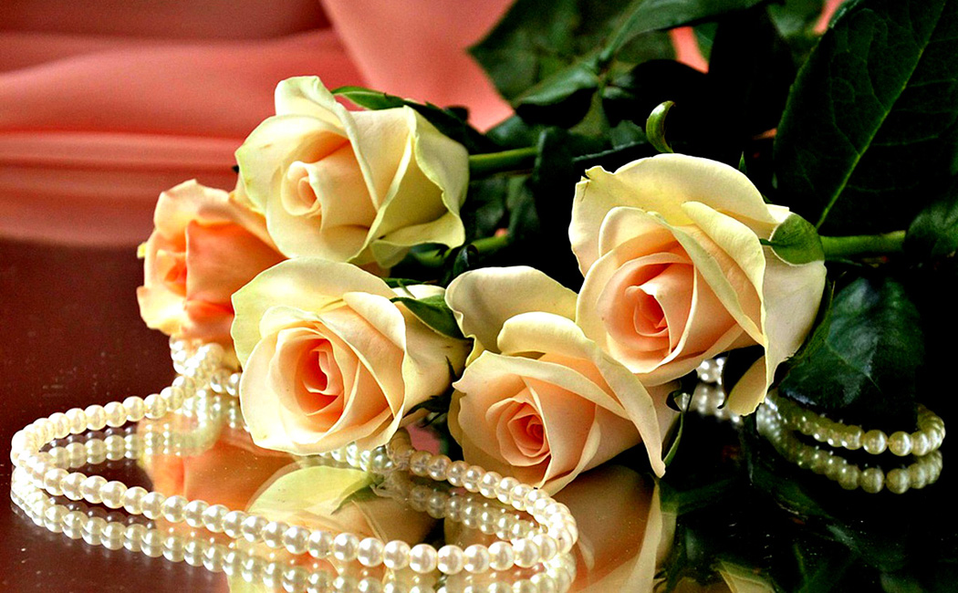 Открытки поздравляю розы. Шикарные розы с днем рождения. Открытки с цветами красивые. Букет роз с днем рождения. Цветы для женщины.