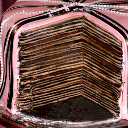 Пазл: Тонко прослоенный торт