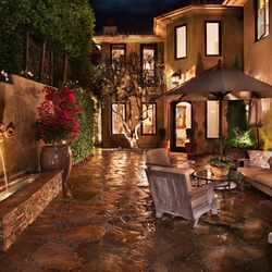 Пазл: Во дворе