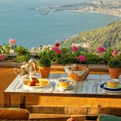 Пазл: Завтрак с видом на море