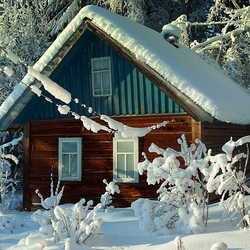 Пазл: Дачный домик зимой