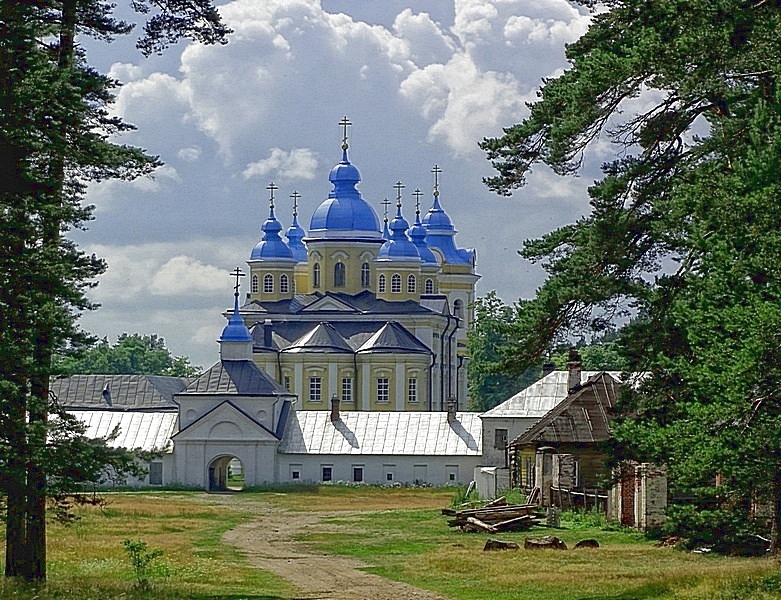 Остров коневец фото