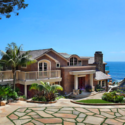 Пазл: Вилла у моря