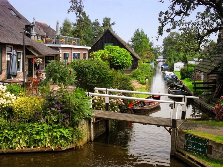 Деревня в голландии гитхорн