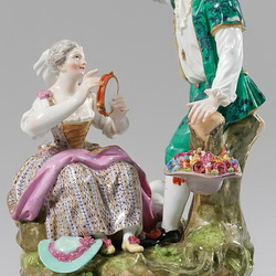 Пазл: Фарфоровые статуэтки