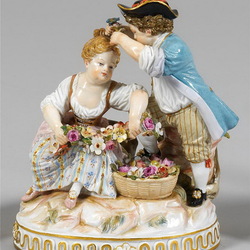 Пазл: Фарфоровые статуэтки