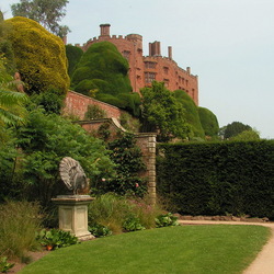 Пазл: Англия. Сад замка Поуис (Powis Castle Gardens)