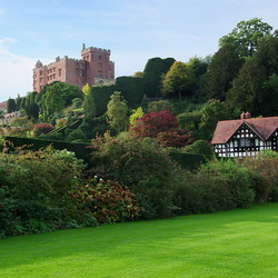 Пазл: Сад замка Поуис 