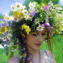 Пазл: Девушка в венке