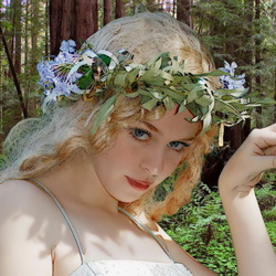Пазл: Девушка в венке