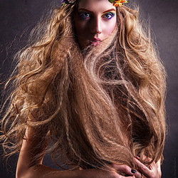 Пазл: Девушка в венке