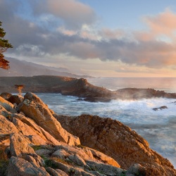 Пазл: Скалистый берег моря