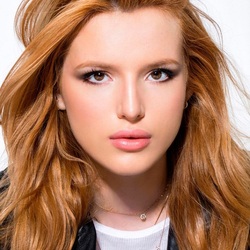 Пазл: Белла Торн