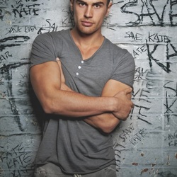 Пазл: Тео Джеймс