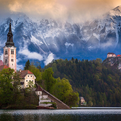 Пазл: Храм на озере 