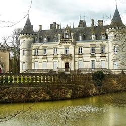 Пазл:  Замок-отель