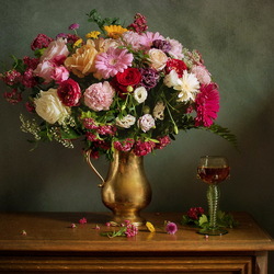 Пазл: Букет цветов и бокал вина