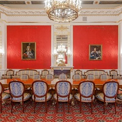 Пазл: Красный зал 