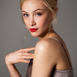 Пазл: Сара Гадон