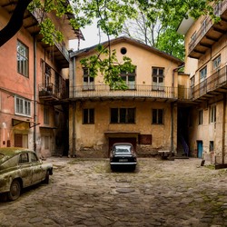 Пазл: Старый дворик