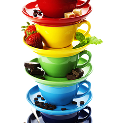 Пазл: Кофе в ярких чашках