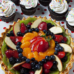 Пазл: Фруктовый пирог и капкейки