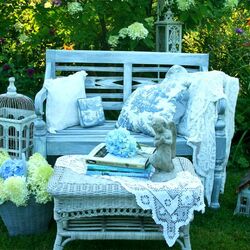 Пазл: Цветущий дворик Каролин Айкен 