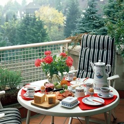 Пазл: Утро на балконе