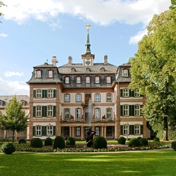 Пазл: Усадьба с фонтаном