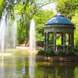 Пазл: Беседка в парке