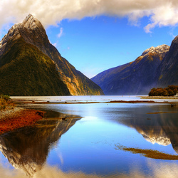 Пазл: Река среди гор 