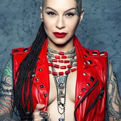 Пазл: Наргиз Закирова