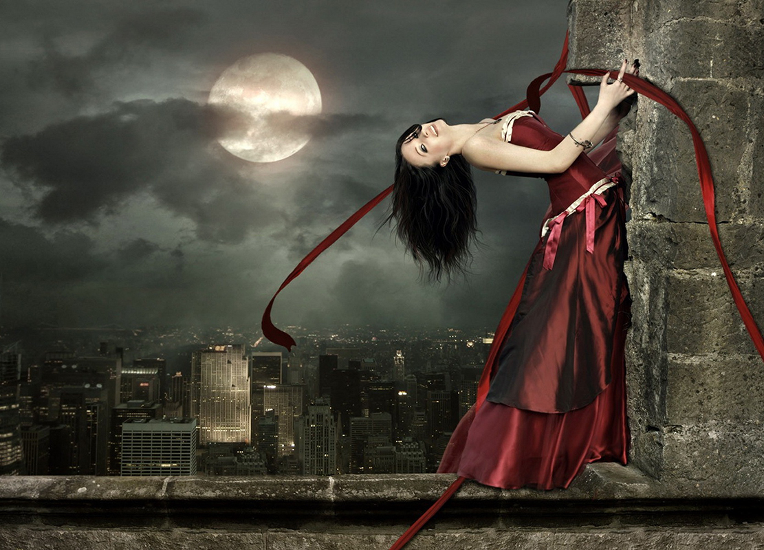Девочка луна танцуй. Девушка в Красном платье ночью. Танец ведьм. Ведьма в Красном платье. Красивая ведьма.