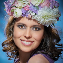Пазл: Девушка в венке