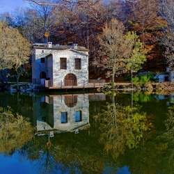 Пазл: Дом у реки