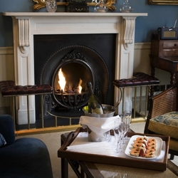 Пазл: Легкий ужин у камина