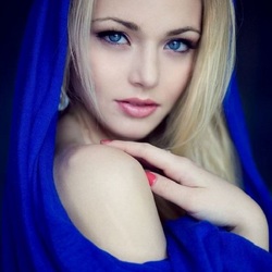 Пазл: Синяя шаль