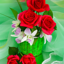 Пазл: Розы и жемчуг