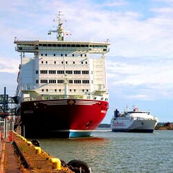 Пазл: Паром у причала