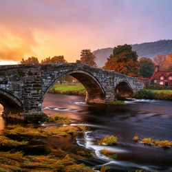 Пазл: Дом у реки         