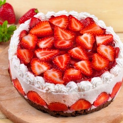 Пазл: Торт с клубникой