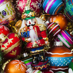 Пазл: Щелкунчик и шары