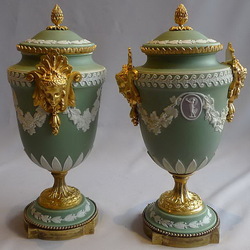 Пазл: Антикварные вазы