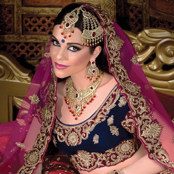 Пазл: Индийские красавицы и их украшения