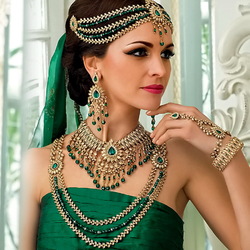 Пазл: Индийские красавицы и их украшения